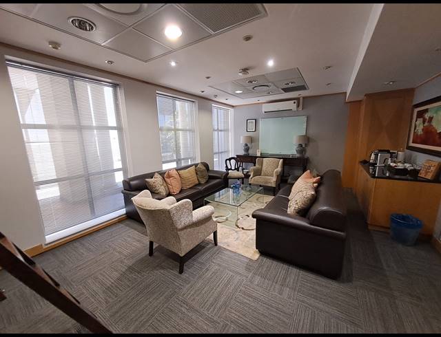 3,649M² OFFICE TO LET IN ILLOVO